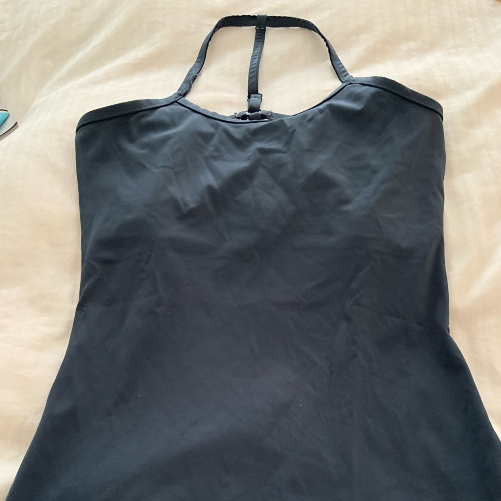 2XU shelf tank EUC